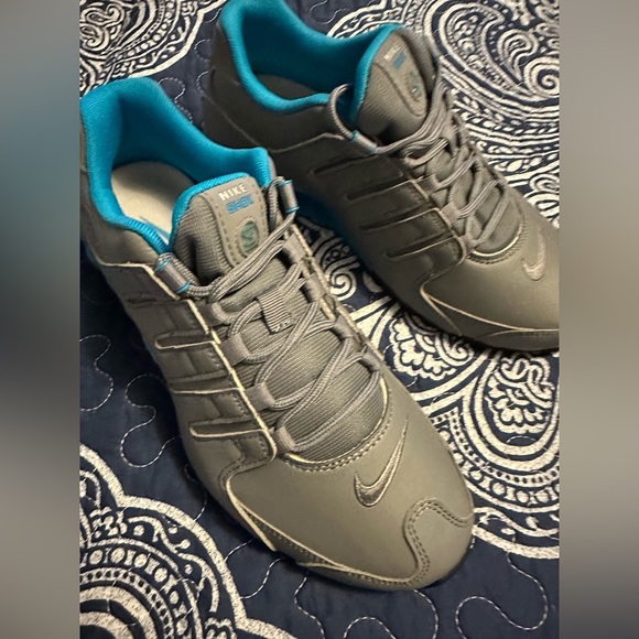 Nike Shox woman’s  Blue and Grey 7 1/2 - Picture 3 of 15
